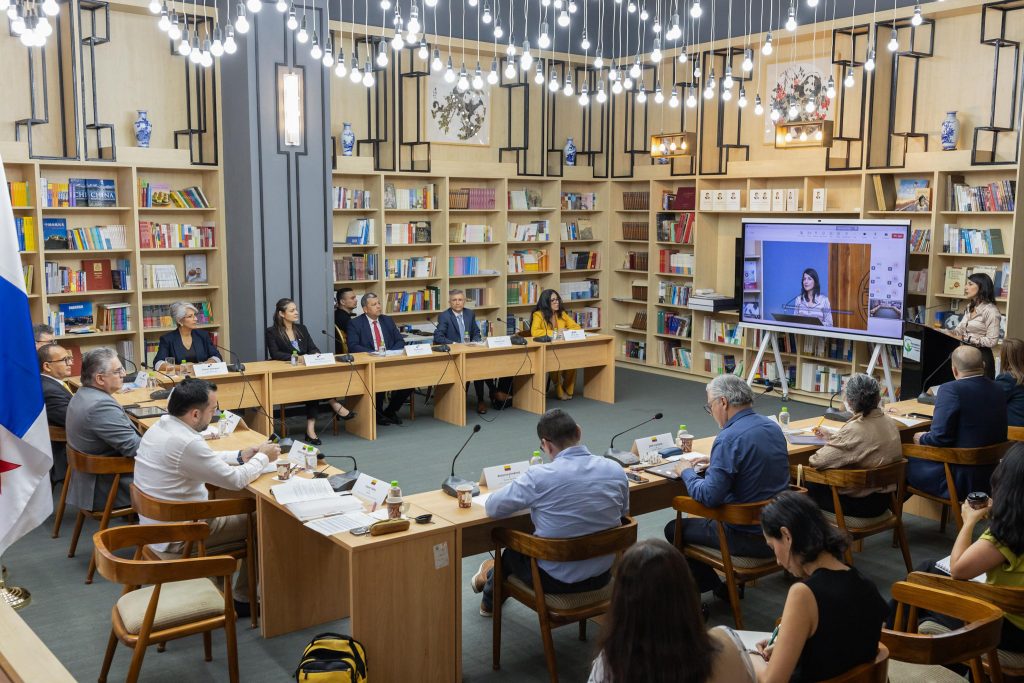 *COLOMBIA LISTA PARA IMPULSAR LA INTERCONEXIÓN ELÉCTRICA CON PANAMÁ*