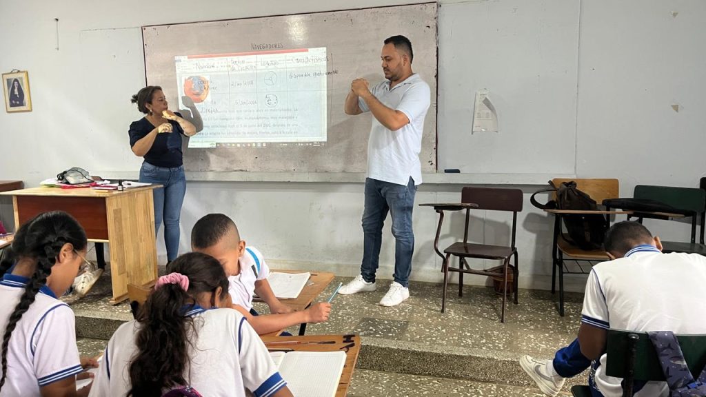 *CON UN EQUIPO DE 22 INTÉRPRETES Y MODELOS LINGÜÍSTICOS, LA GOBERNACIÓN DE CÓRDOBA BRINDA EDUCACIÓN INCLUSIVA PARA ESTUDIANTES SORDOS*