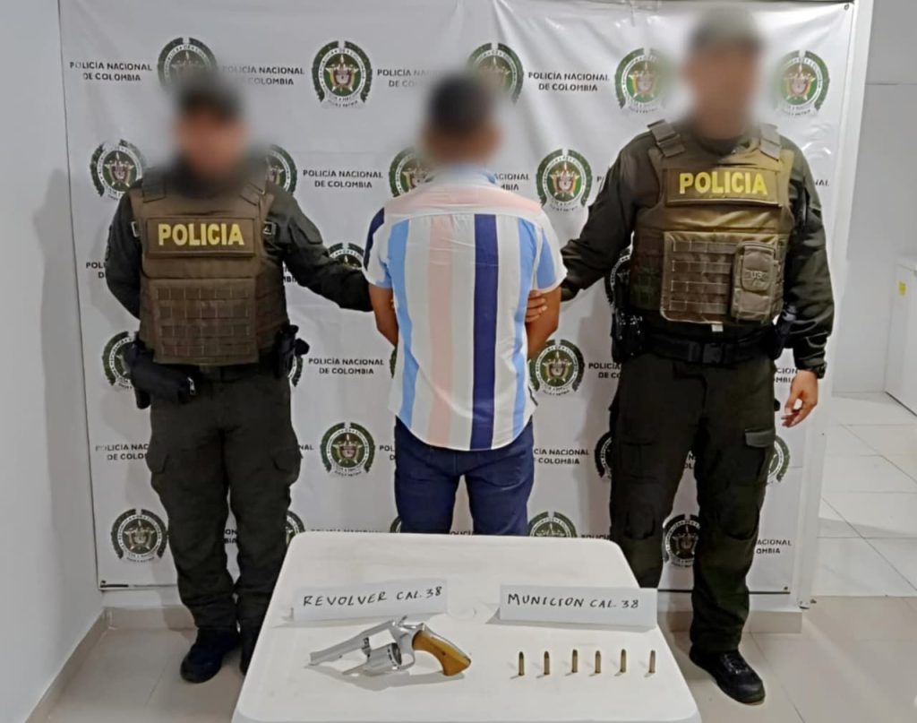 *LO CAPTURARON CON ARMA Y MUNICIÓN ILEGAL EN AYAPEL-CÓRDOBA*