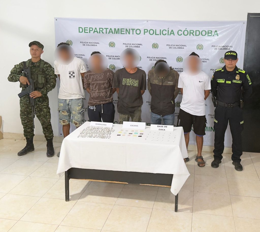 *AUTORIDADES DE EJÉRCITO Y POLICÍA CAMPURAN A CINCO PRESUNTOS DELINCUENTES DEDICADOS AL TRÁFICO DE ESTUPEFACIENTES EN TIERRALTA-CÓRDOBA*