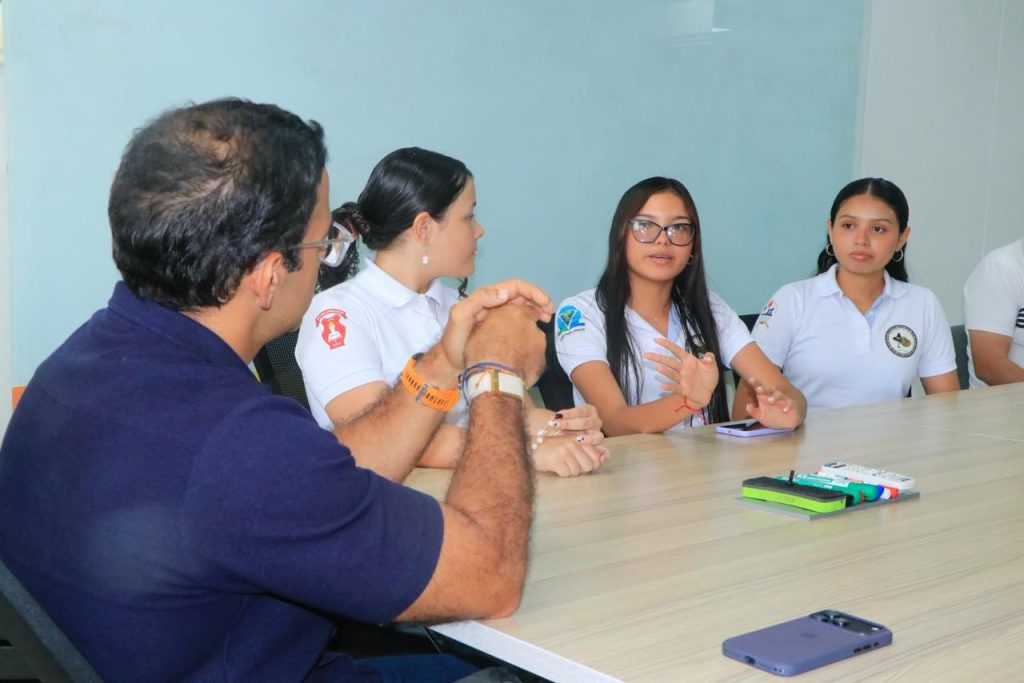 *ALCALDE HUGO KERGUELÉN SE REUNIÓ CON ESTUDIANTES MONTERIANAS QUE VIVIERON INMERSIÓN ACADÉMICA Y CULTURAL EN MÉXICO*
