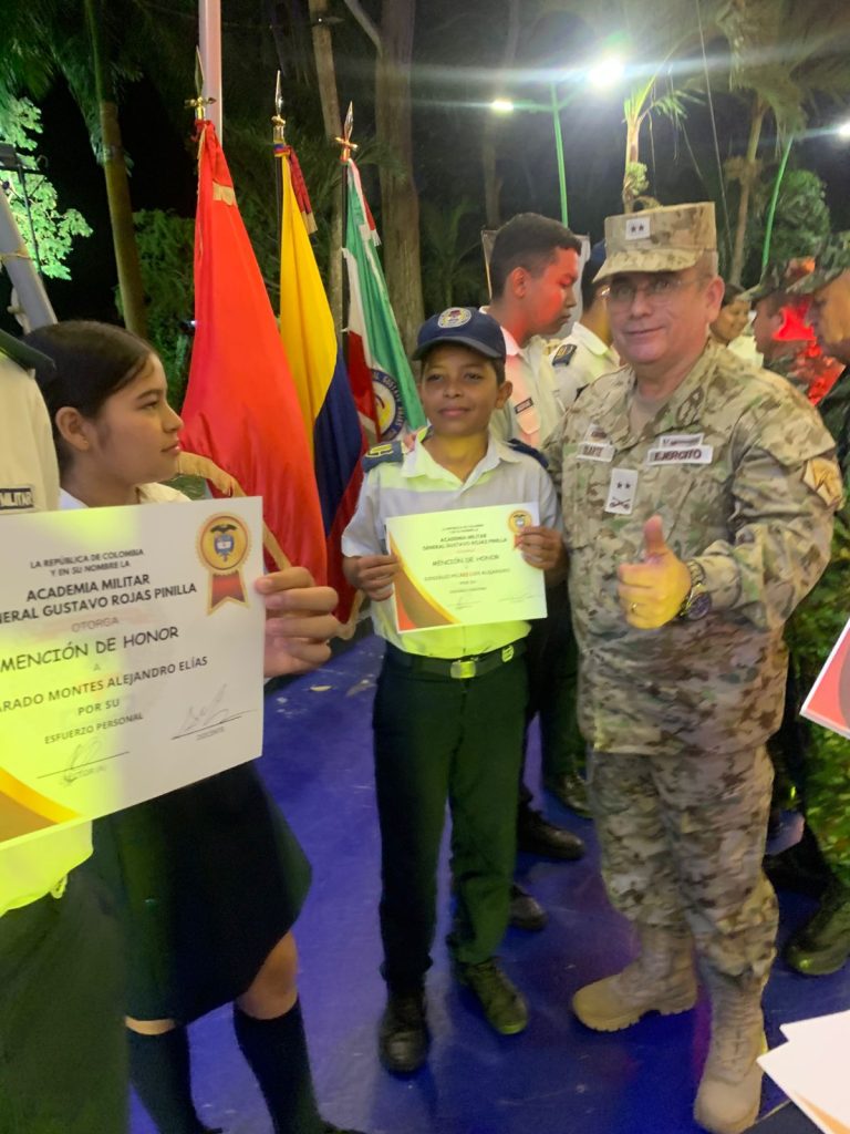 *NOCHE DE ORO DE LA ACADEMIA MILITAR «GUSTAVO ROJAS PINILLA» DE MONTERÍA: RECONOCIMIENTO A LOS MEJORES DEL 2025*
