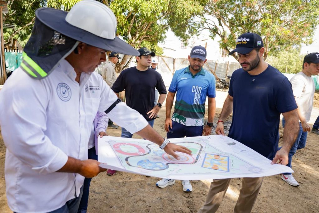 *GOBERNADOR ERASMO ZULETA INSPECCIONA OBRAS QUE ESTÁN REVOLUCIONANDO A MONTERÍA*
