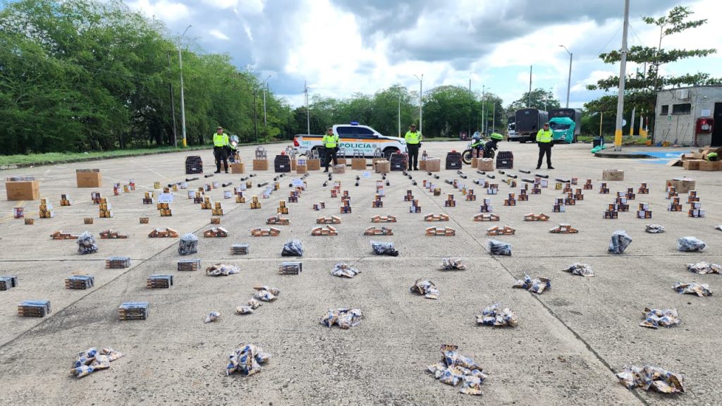 Policía incauta más de 800 kilos de pólvora ilegal en Córdoba durante controles decembrinos…