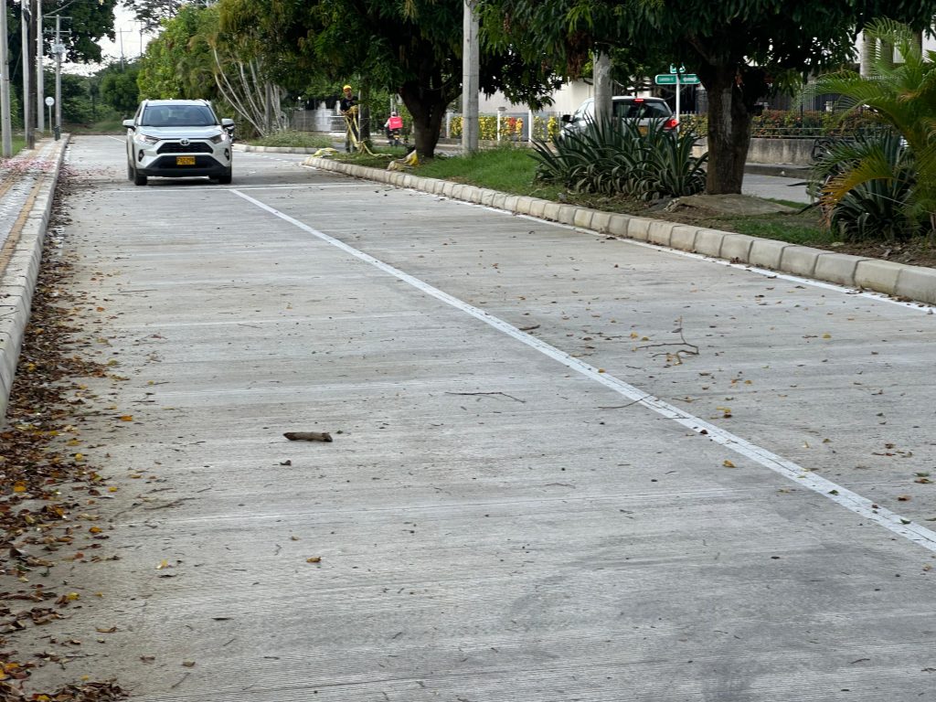 La Revolución de Obras de la Gobernación avanza en Montería. Habilitan tramos viales pavimentados en la comuna 8.