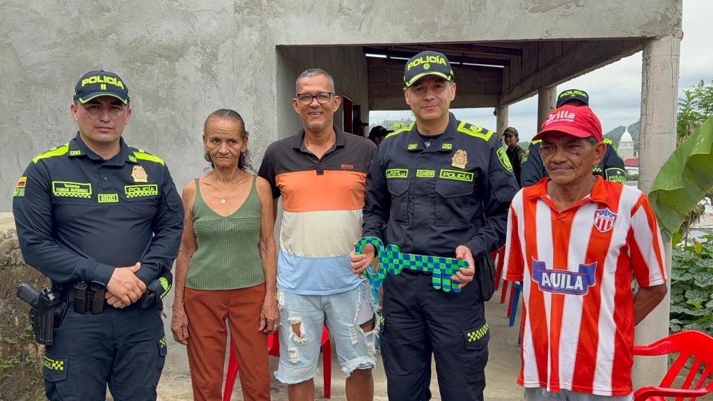Unión de Policía y Comerciantes de Montería Logra que una Familia Acceda a Vivienda Digna.