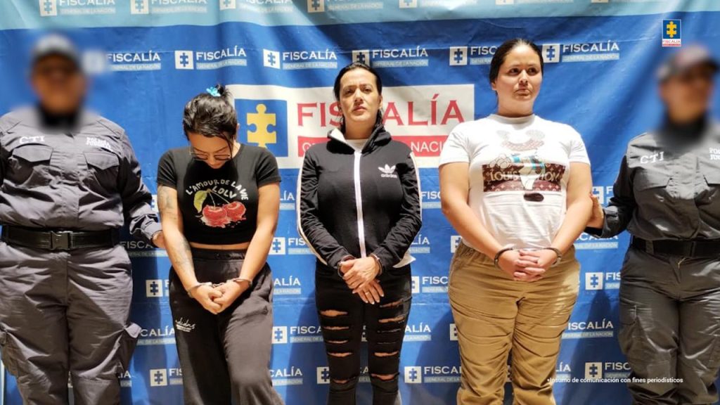 Estas mujeres practicaban procedimientos estéticos ilegales en Medellín: Fiscalía amplía imputación contra esta red.