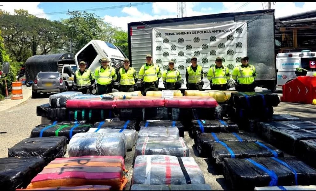 Cayeron 5 toneladas de marihuana en camión robado en La Pintada, Suroeste.
