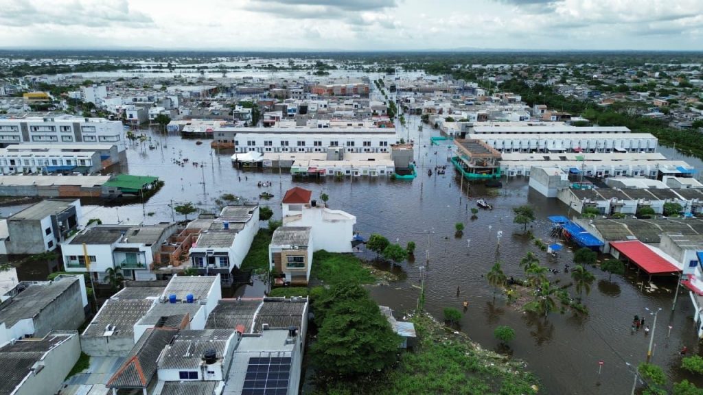 Alcaldía de Montería decretó toque de queda en 11 zonas de la margen occidental afectadas por inundaciones.